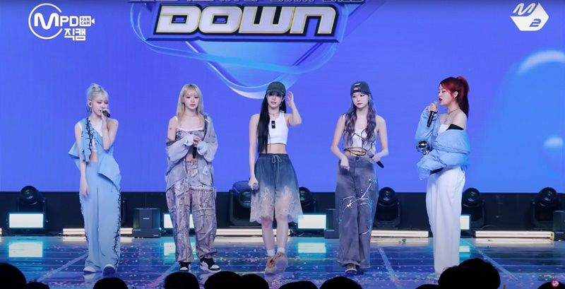 BLACKPINK lại được réo tên giữa lúc ILLIT bị ném đá sân khấu encore - Hình 4