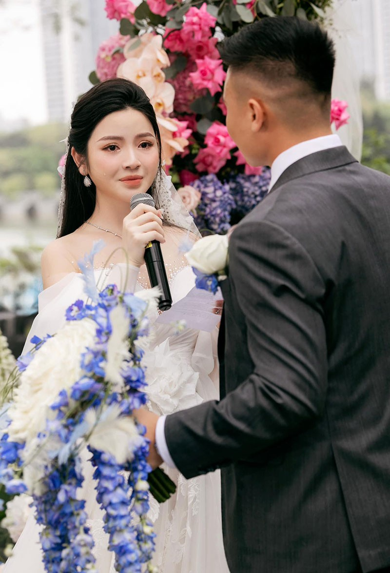 Chu Thanh Huyền đáp trả tranh cãi về bó hoa cưới, khiến netizen bẽ mặt - Hình 4