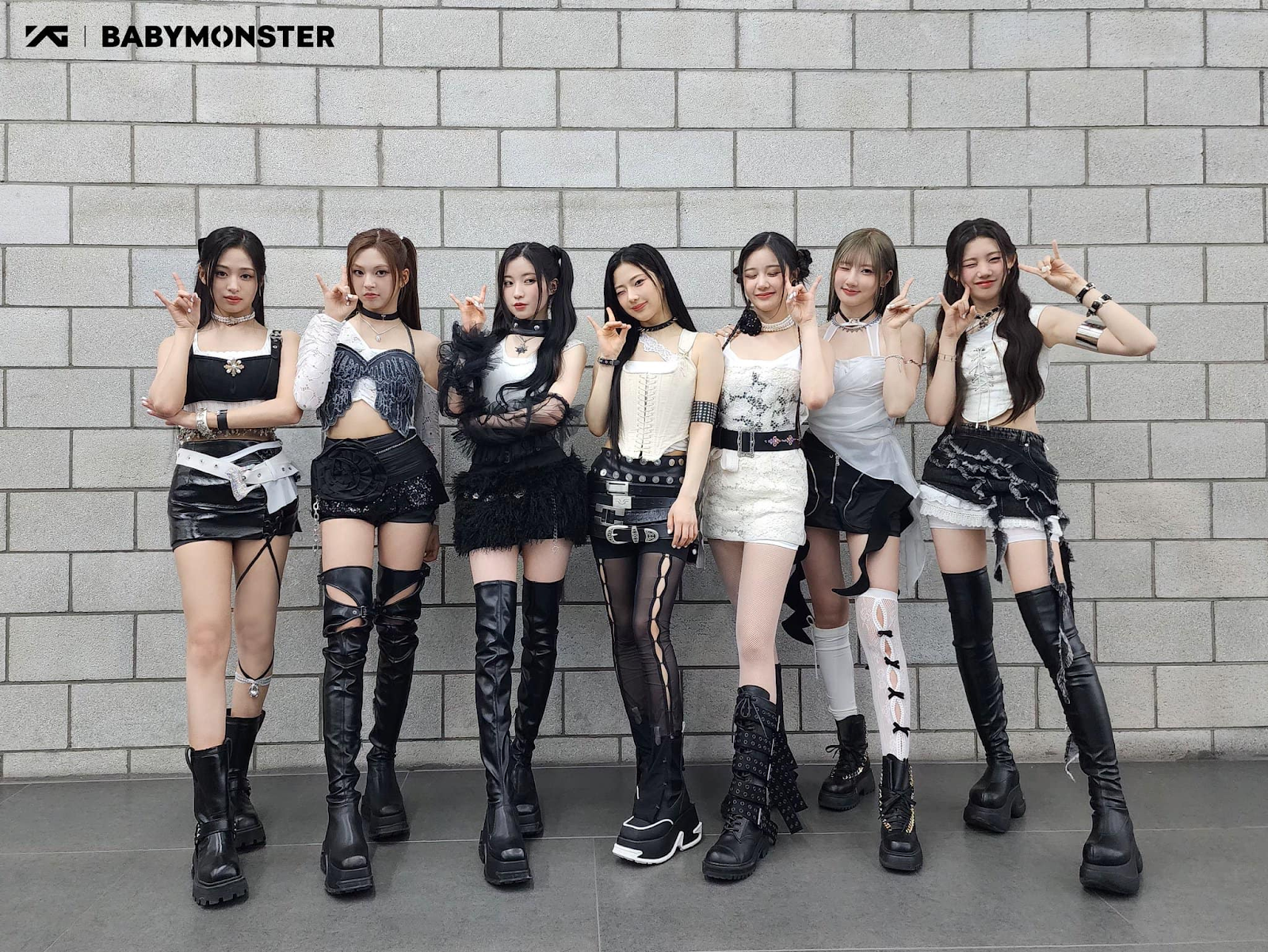 Em út BABYMONSTER bị tố ngó lơ fan, ngay lập tức lên tiếng xin lỗi - Hình 1