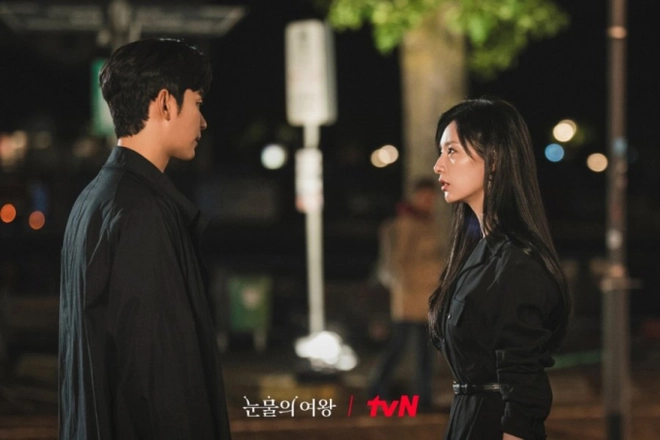Nữ Hoàng Nước Mắt dọa soán ngôi Hạ cánh nơi anh, Kim Ji Won trượt Baeksang? - Hình 4