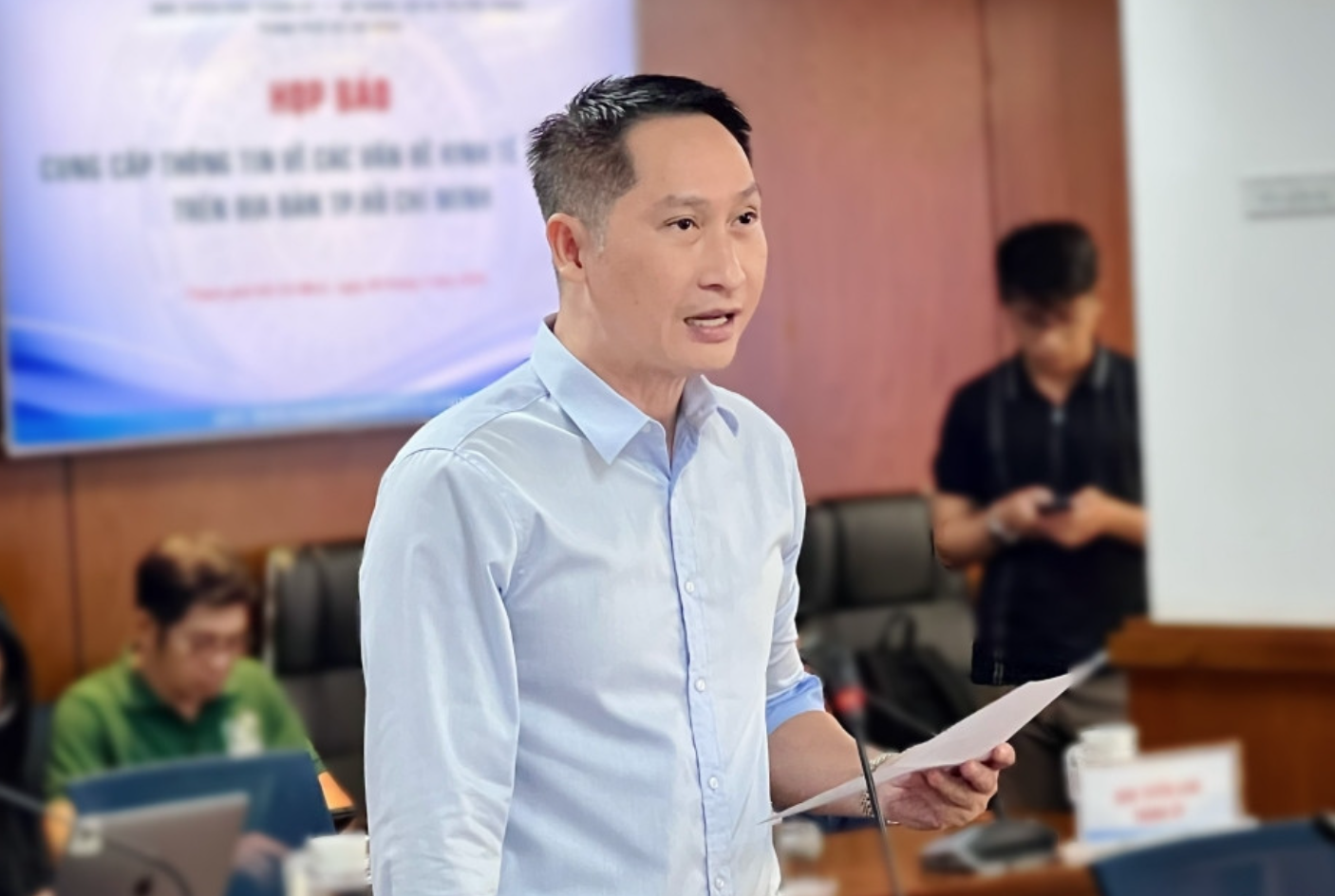 Đàm Vĩnh Hưng bị đề nghị tránh mặc đồ phản cảm, Sở VH&TT mời chuyên gia vào cuộc - Hình 1