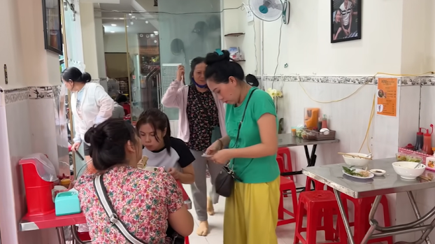 Rộ tin cháu Vũ Linh bồi thường 1 tỷ đồng khách ngộ độc bún bò, thực hư ra sao? - Hình 4