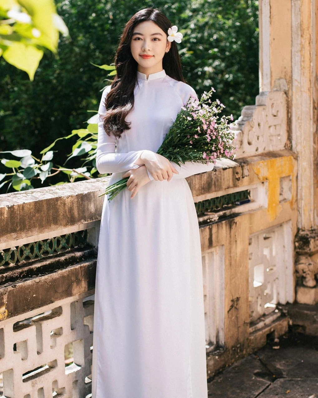 Quyền Linh chăm con khéo, nay thiếu nữ xinh như hoa hậu, mặt mộc nhìn đổ rạp - Hình 8
