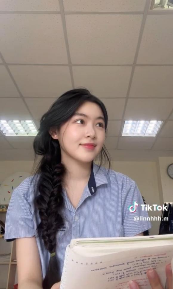 Quyền Linh chăm con khéo, nay thiếu nữ xinh như hoa hậu, mặt mộc nhìn đổ rạp - Hình 2
