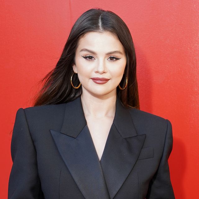 Selena Gomez có hành động lạ sau khi Justin Bieber thông báo bà xã mang thai - Hình 4