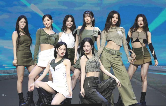 Nhóm nữ flop nhất HYBE lên livestream than thở, cuối cùng cũng được comeback - Hình 5
