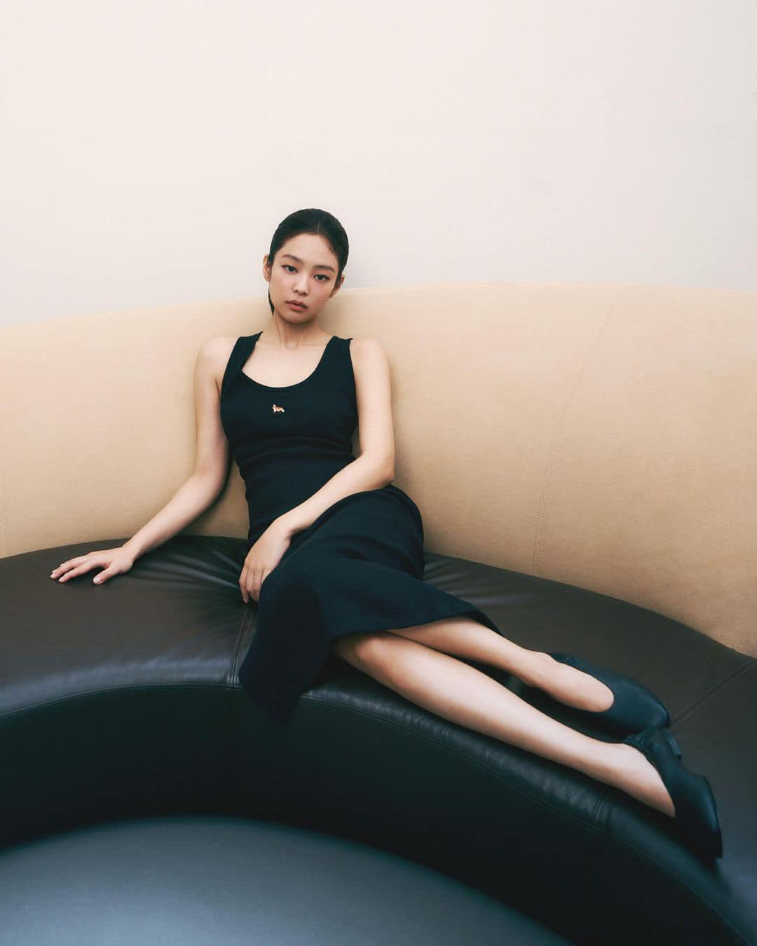 Win Metawin là fanboy số 1 tại Thái Lan của Jennie, đòi mua xế hộp idol quảng bá - Hình 1