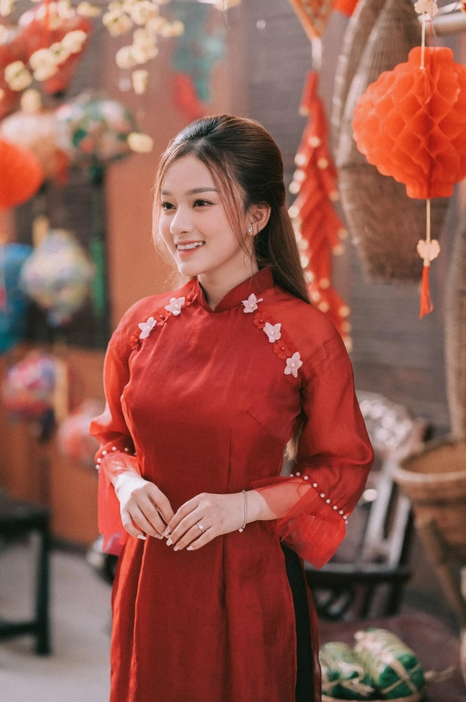 Út Nhị cover bài nào hot bài đó, cuộc sống mẹ bỉm hậu đám cưới trĩu vàng ra sao? - Hình 6