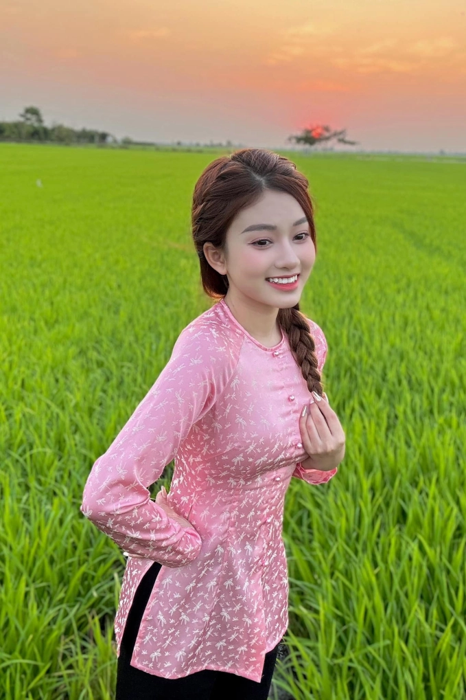 Út Nhị cover bài nào hot bài đó, cuộc sống mẹ bỉm hậu đám cưới trĩu vàng ra sao? - Hình 8