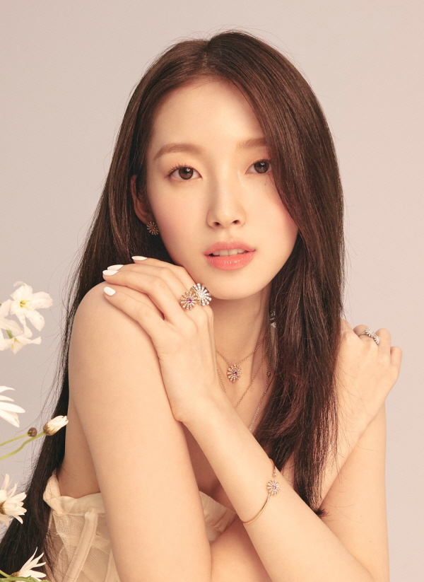 Arin: Oh My Girls youngest sister was chubby in the past and was once prey by the media - Photo 8