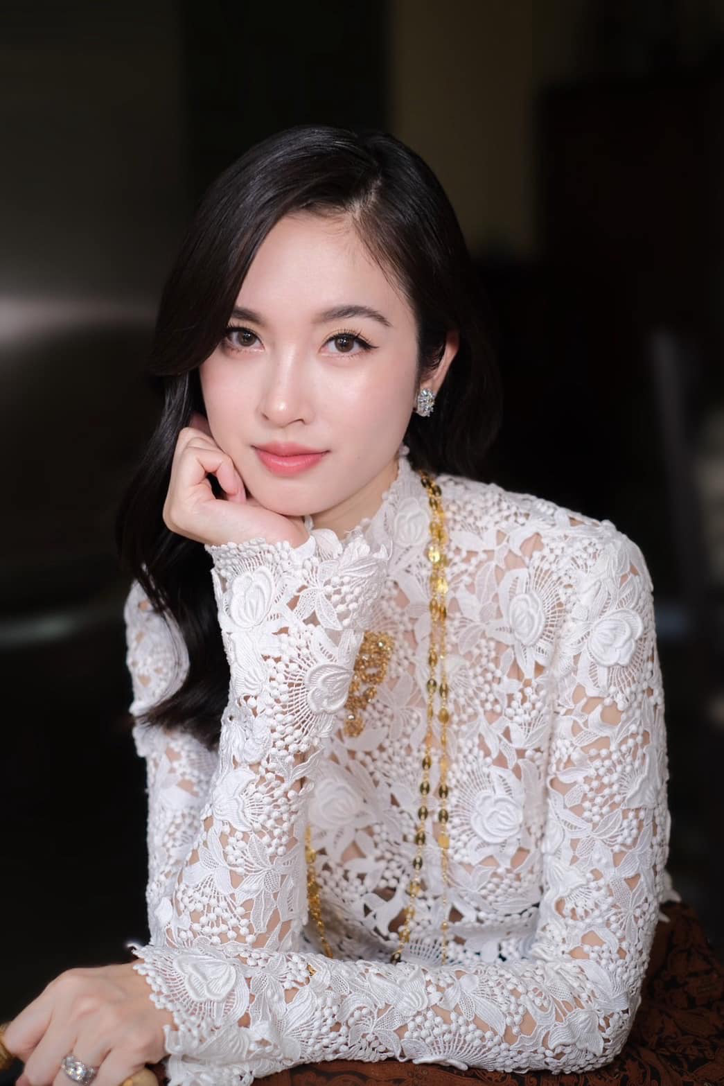 Hoa hậu chuyển giới Nong Poy U40 đẹp không tì vết, hạnh phúc bên chồng - Hình 3
