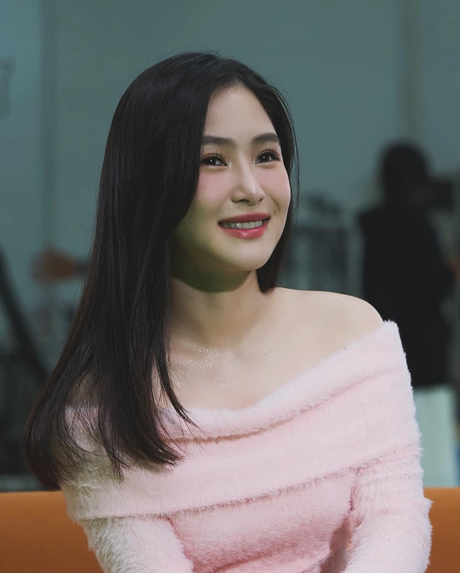 Hương Tràm trưởng thành trông thấy sau 4 năm du học, về ngoại hình lẫn giọng hát - Hình 1