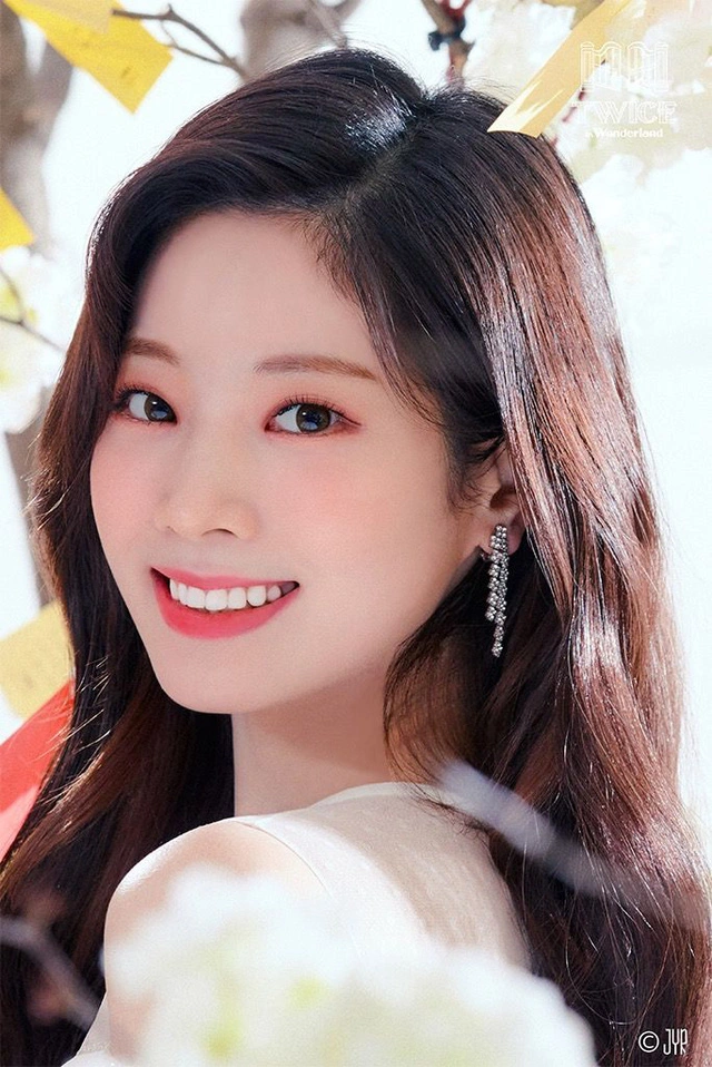 Dahyun (TWICE): Được 3 ông lớn để mắt, đóng chính ngay khi lấn sân diễn xuất - Hình 3