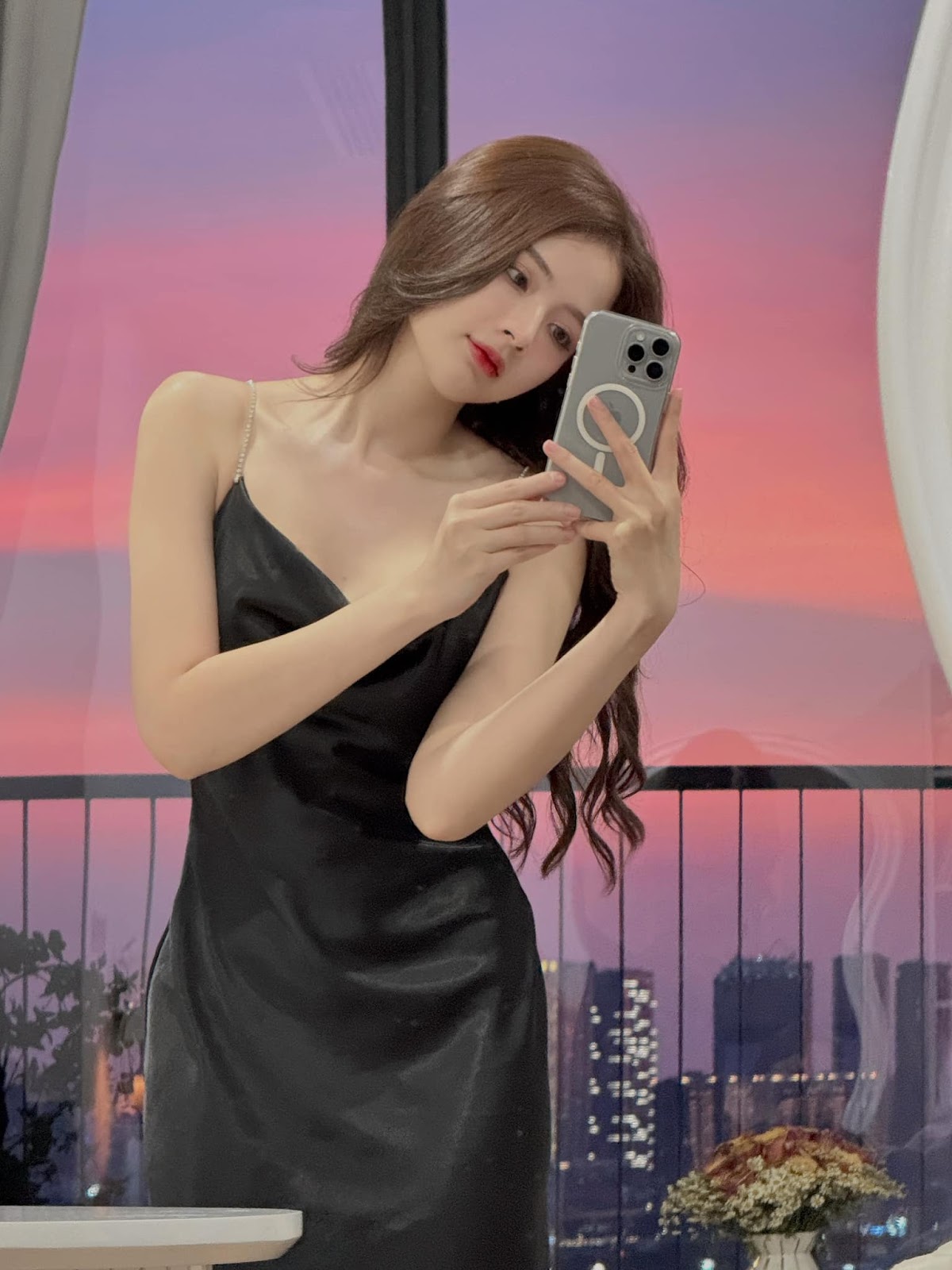 Lan Hương FapTV: Phú bà U30, nhan sắc trẻ mãi không già sau 10 năm - Hình 5