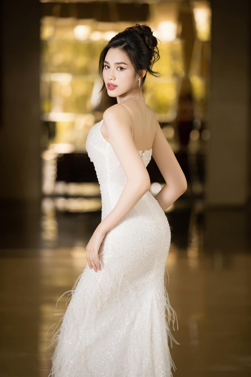Hoa hậu Đỗ Thị Hà từng đi cấy, nay là bạn gái thiếu gia, CEO thẩm mỹ viện 5 sao - Hình 6