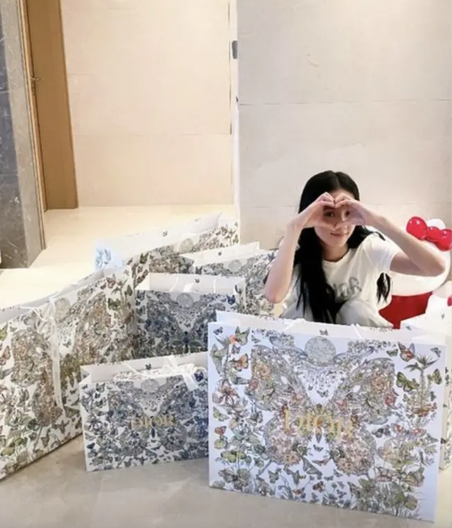 Jisoo tậu nhà mới ở khu chung cư đắt nhất Hàn Quốc, làm hàng xóm của BTS - Hình 1