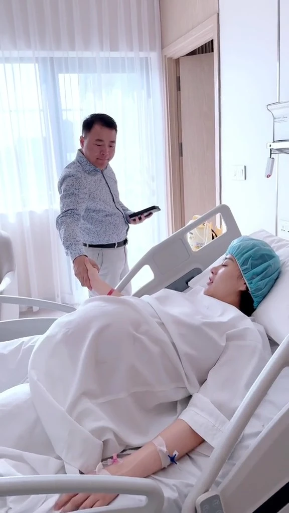 Phương Oanh vừa về sau sinh đã khóc nức nở, Shark Bình ẩn ý con riêng con chung - Hình 6