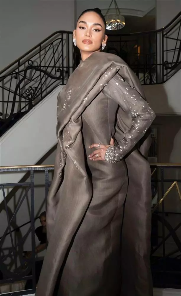 Siêu mẫu bạch biến càn quét thảm đỏ Cannes, Miss Universe 2015 lấy lại phong độ - Hình 6
