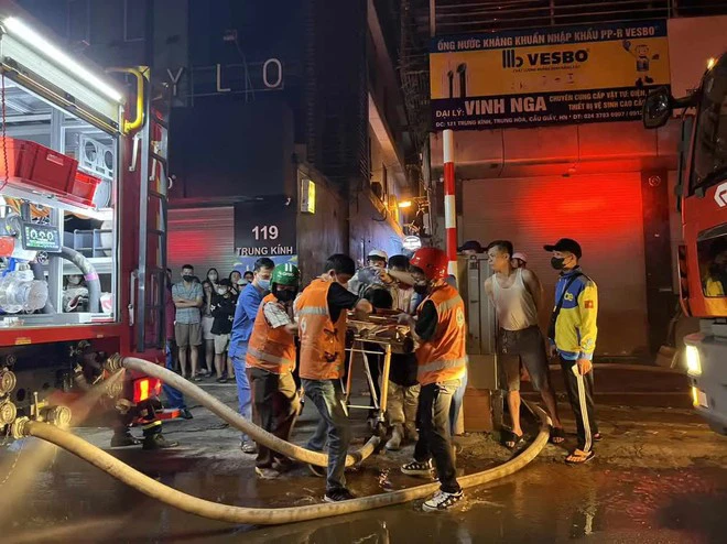 Người hùng 21 tuổi dùng búa đập tường, cứu sống 3 người trong vụ cháy ở Hà Nội - Hình 4