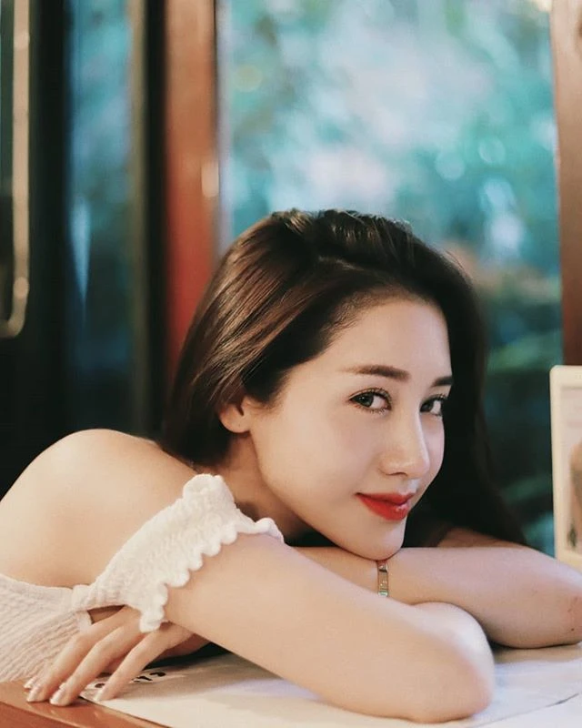 Pimmy Pimprapa: Nàng thơ Thái Lan gia thế khủng, từng vướng nghi vấn tiểu tam - Hình 4