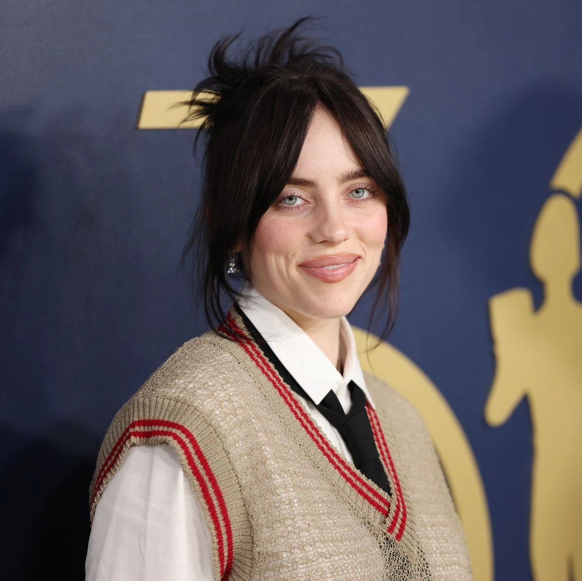 Taylor Swift vượt mặt Billie Eilish, đáp trả bất ngờ khi bị đàn em nói xấu - Hình 6