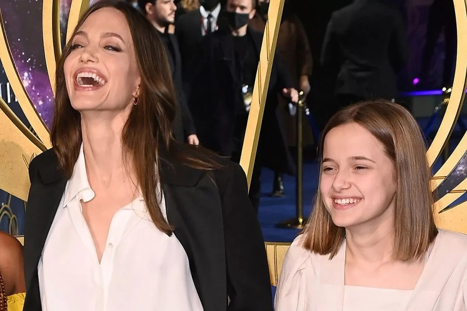 Thêm 1 con ruột Angelina Jolie từ mặt Brad Pitt, nghi bị mẹ ruột xúi giục? - Hình 5
