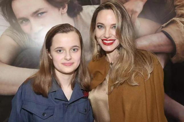 Thêm 1 con ruột Angelina Jolie từ mặt Brad Pitt, nghi bị mẹ ruột xúi giục? - Hình 1