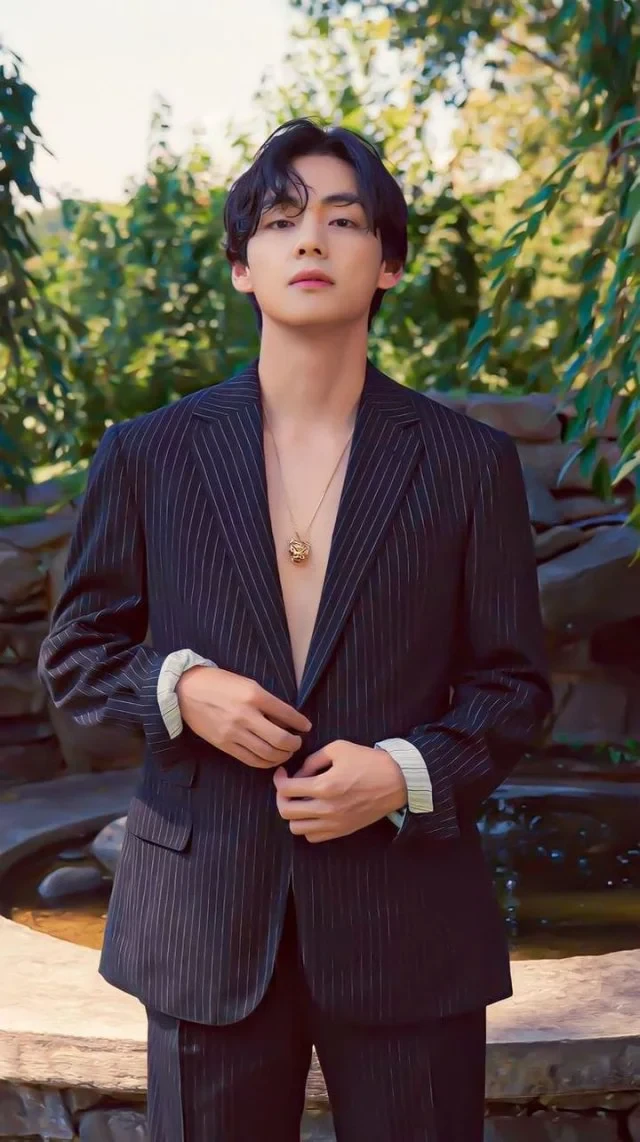Nghi vấn V (BTS) đã có con trai, lộ cả hình ảnh, Jennie liền ăn mừng? - Hình 4