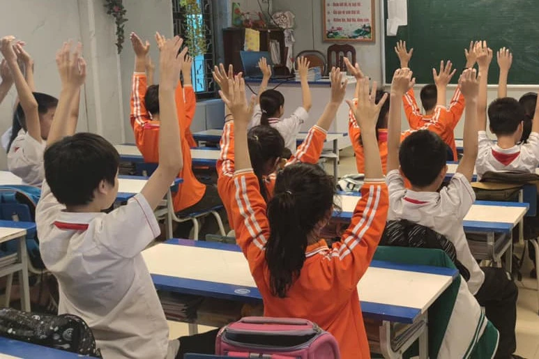 Vụ học sinh lớp 1 không được ăn liên quan vì không đóng 100k: Người mẹ lên tiếng - Hình 2
