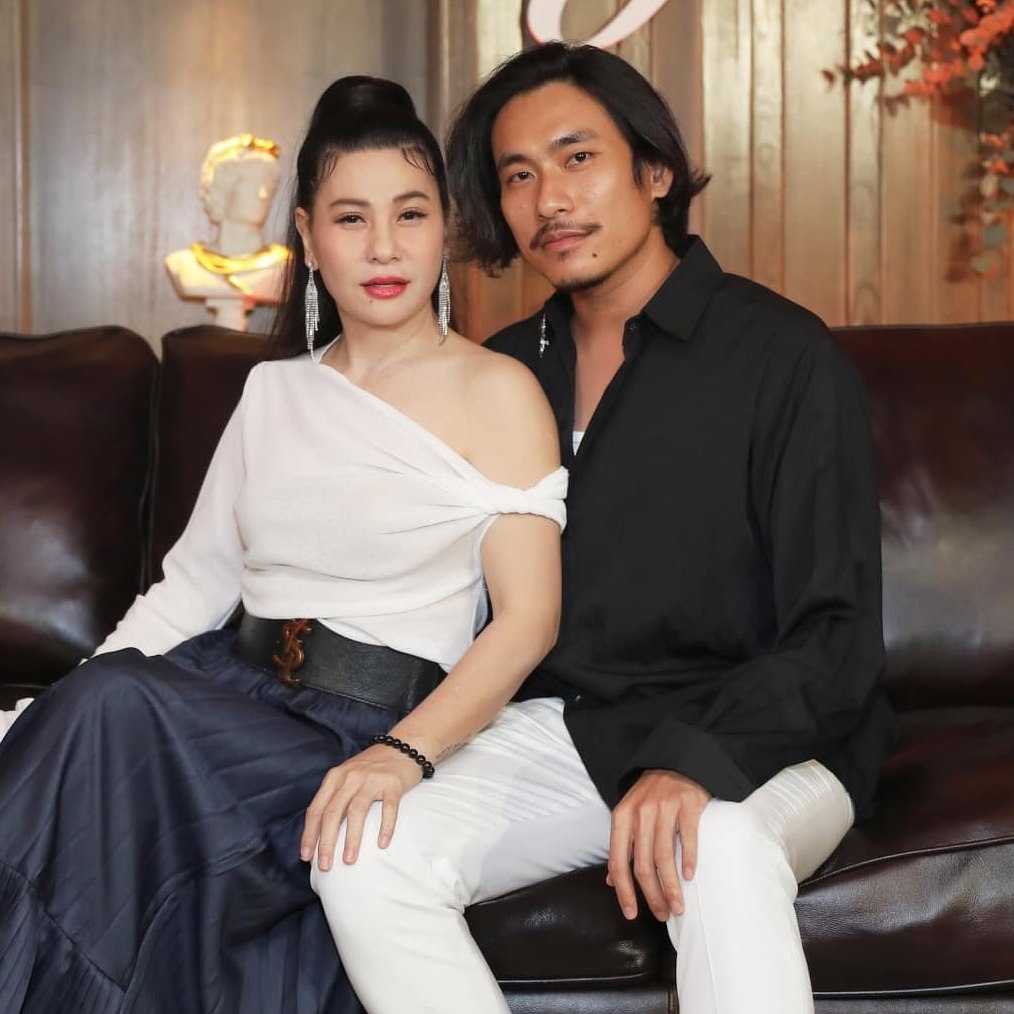 Cát Phượng bị tai nạn kinh hoàng 10 năm trước: Xe ô tô móp méo, gây ngỡ ngàng nhất điều này - Hình 15