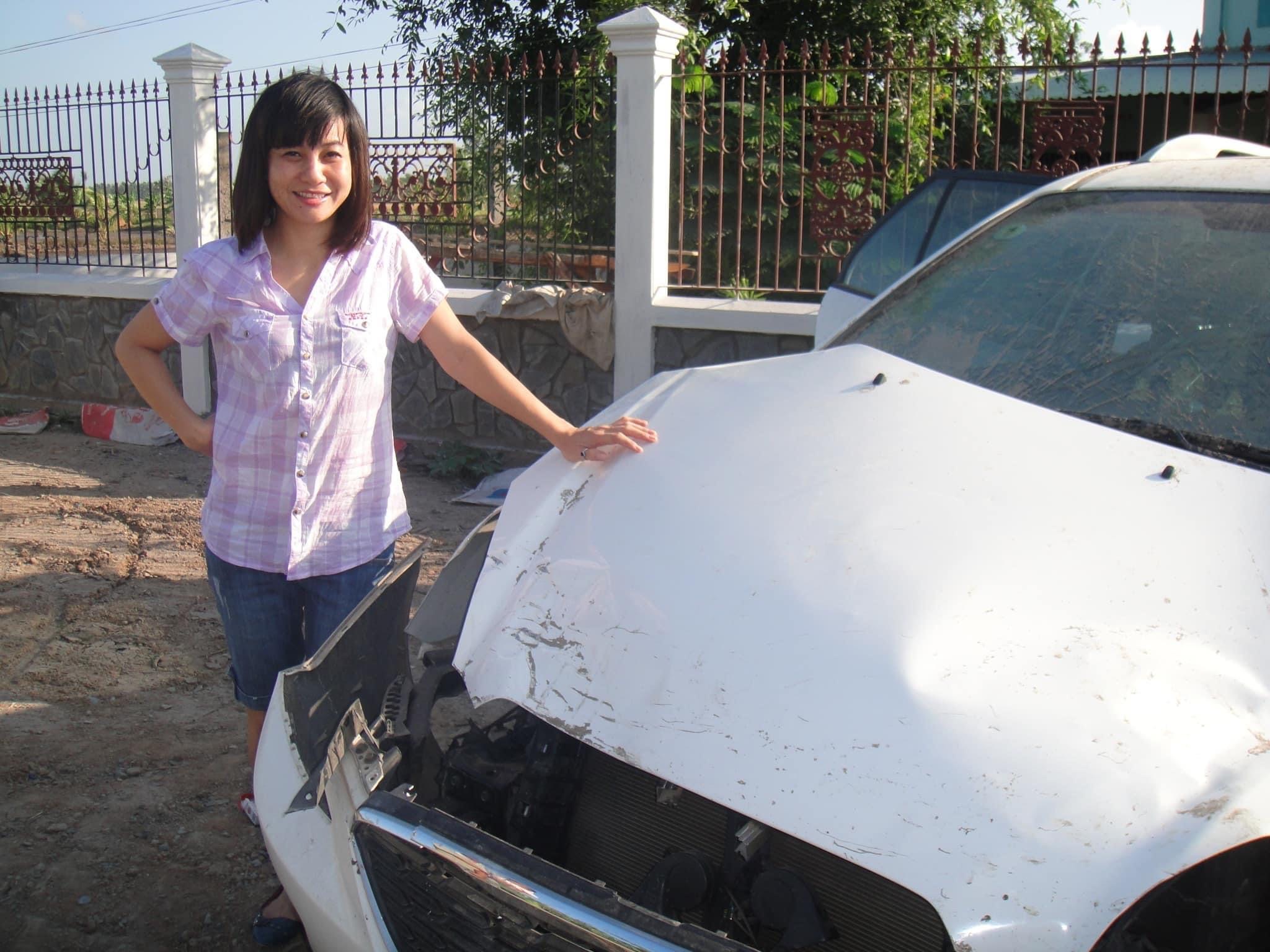 Cát Phượng bị tai nạn kinh hoàng 10 năm trước: Xe ô tô móp méo, gây ngỡ ngàng nhất điều này - Hình 7