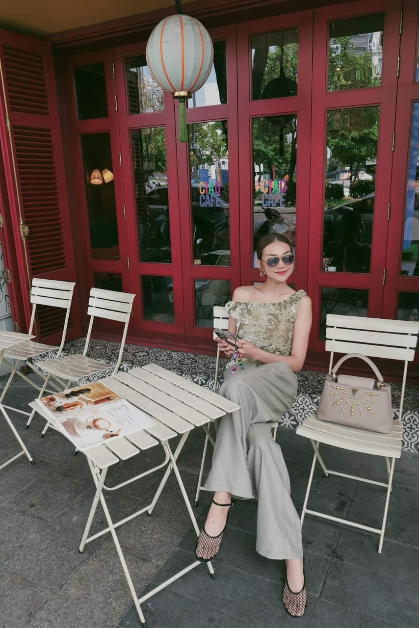 Chí Trung thư giãn bên bạn gái, con trai NSND Trần Nhượng khoe nàng thơ - Hình 9