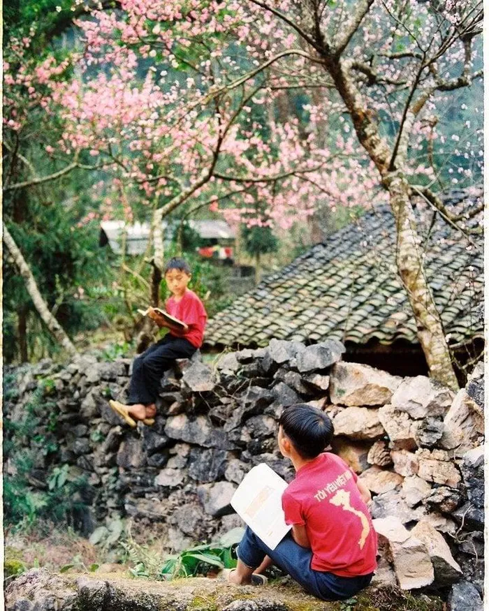 Ngôi làng địa ngục ẩn hiện giữa núi đồi Hà Giang: Đẹp mộng mị hớp hồn du khách - Hình 6