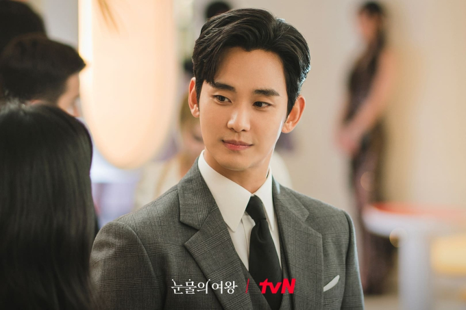 Từng có quá khứ chụp ảnh nội y và đốt trường gây sốc, nay Kim Soo Hyun lột xác thành nam thần đắt giá nhất Kbiz - Hình 1
