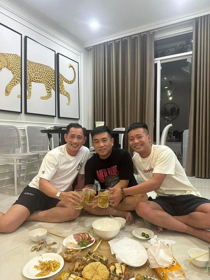 Thùy Tiên bị tóm diện quần đùi giống hệt Quang Linh, fan được dịp lên thuyền - Hình 7