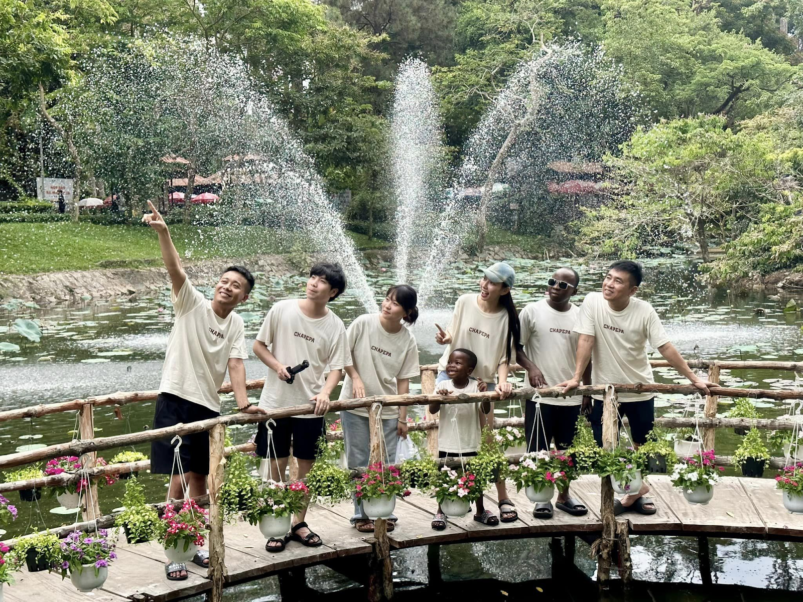 Hoa hậu Thuỳ Tiên bị Lôi Con chê xấu, Quang Linh nghe xong muốn bật ngửa - Hình 5