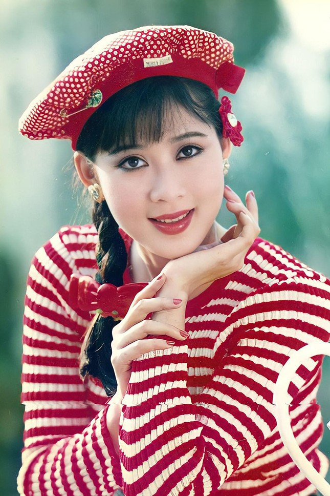 Bộ tứ Nữ hoàng ảnh lịch Việt: Người bỏ showbiz vì cú sốc tình cảm, người bị hủy dung nhan sau tai nạn kinh hoàng - Hình 1