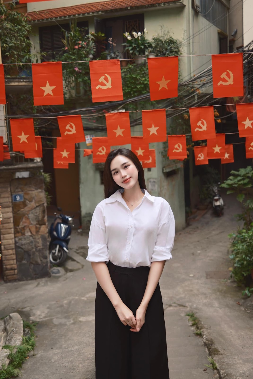 Đỗ Thị Hà công khai chụp ảnh cưới với chồng thiếu gia, nối gót Midu lên xe hoa? - Hình 4