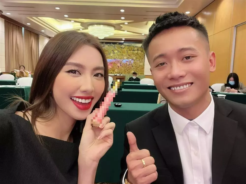 Quang Linh có hành động tinh tế, ân cần với Thuỳ Tiên khiến CĐM quắn quéo - Hình 4