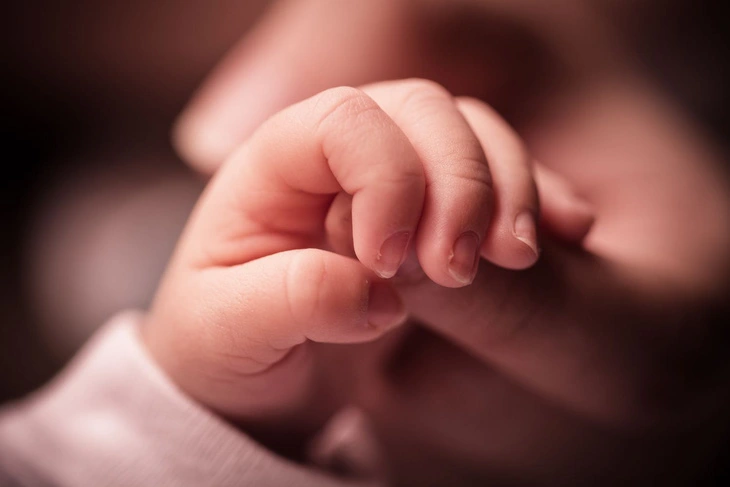 Em bé Hà Nội vừa ra đời bị mắc hội chứng siêu nữ, phương pháp điều trị ra sao? - Hình 1