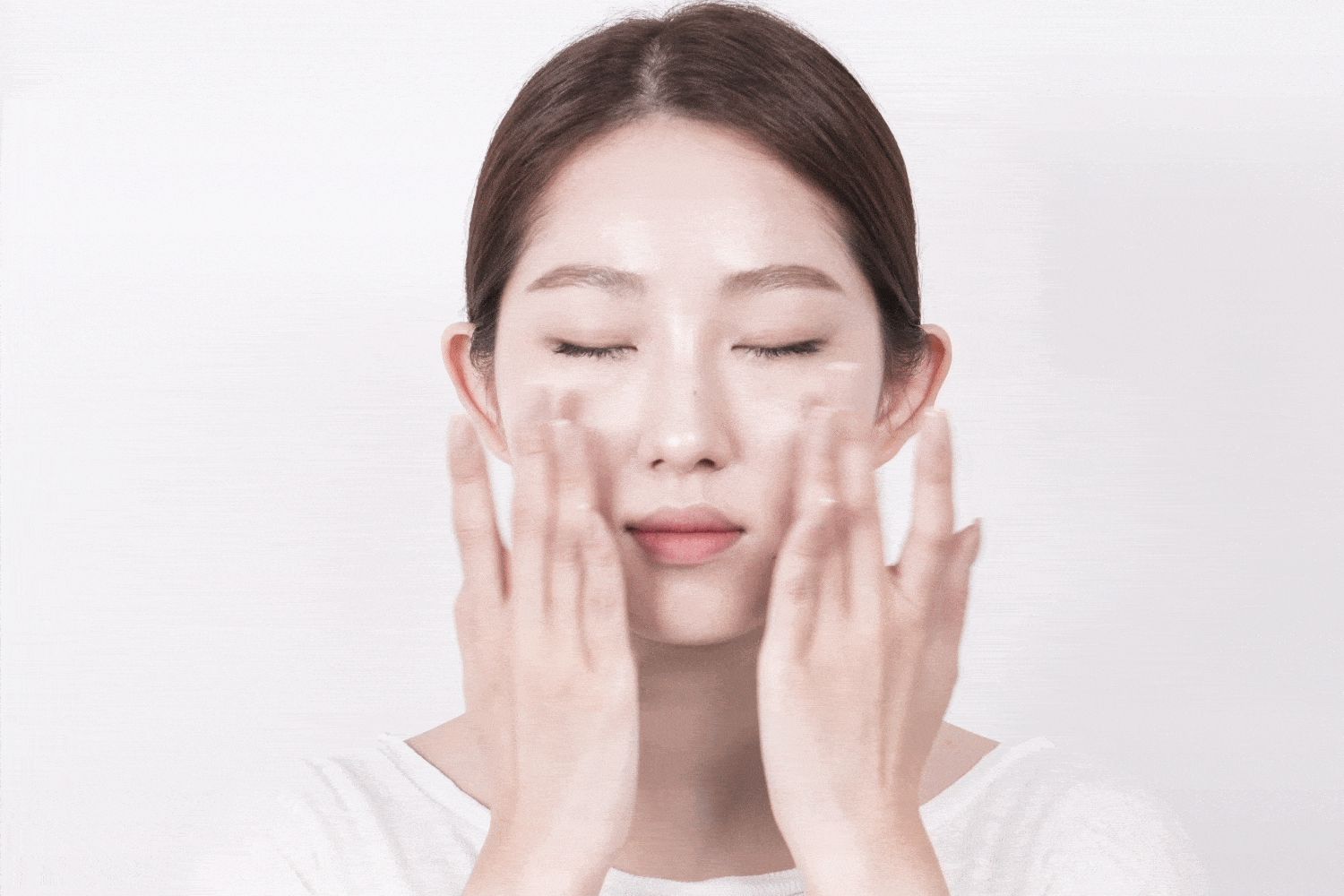 Sai lầm trong việc skincare ngày mưa khiến da nhiều người dưỡng mãi mà không đẹp lên được - Hình 3