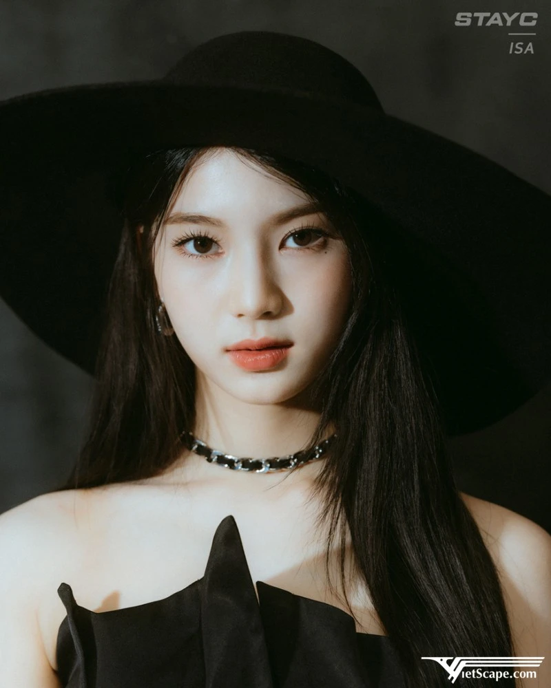 Isa (STAYC): Nữ idol sống thuần chay vì dị ứng 17 loại đồ ăn, visual phát sáng - Hình 5