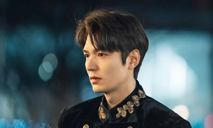Tiệc đóng máy Toàn Trí Độc Giả: Jisoo bị Nana chặt đẹp, Lee Min Ho bị dìm - Hình 8