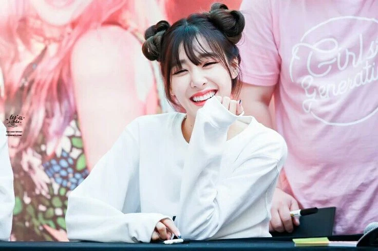 Tiffany Young: Từ mắt cười của SNSD đến scandal chính trị tan tành sự nghiệp - Hình 9