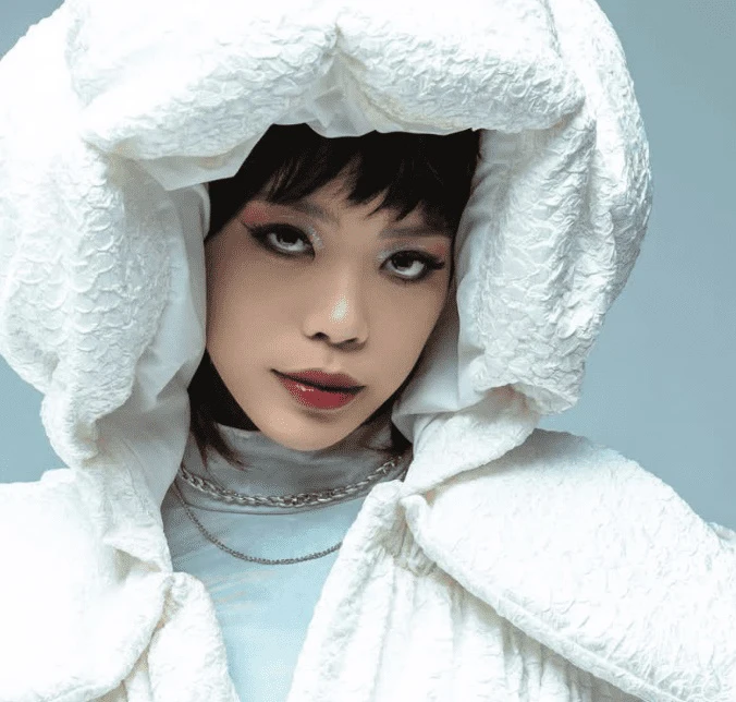 VSTRA (Hạnh Ngân): Bạn gái cũ rapper Obito, em bé quốc dân của làng Indie Việt - Hình 1