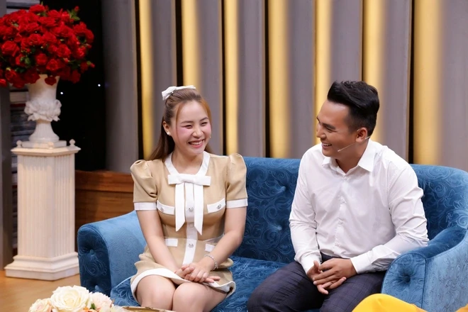 Dương Hoàng Phúc: Giọng ca Bolero triển vọng, cài định vị xe theo dõi bạn gái - Hình 5