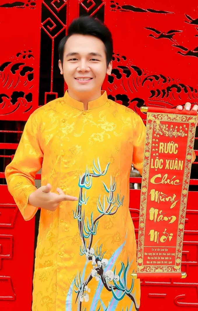 Dương Hoàng Phúc: Giọng ca Bolero triển vọng, cài định vị xe theo dõi bạn gái - Hình 1
