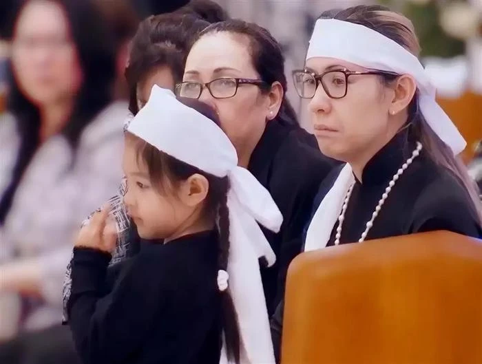 Vợ Đức Tiến chưa nguôi ngoai nỗi nhớ chồng, bật khóc nhắc lại kỉ niệm cảm động - Hình 1