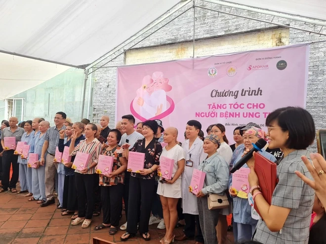 Vụ ăn chặn tóc hiến tặng: các bài phốt bay màu, chính chủ phản ứng ra sao? - Hình 2