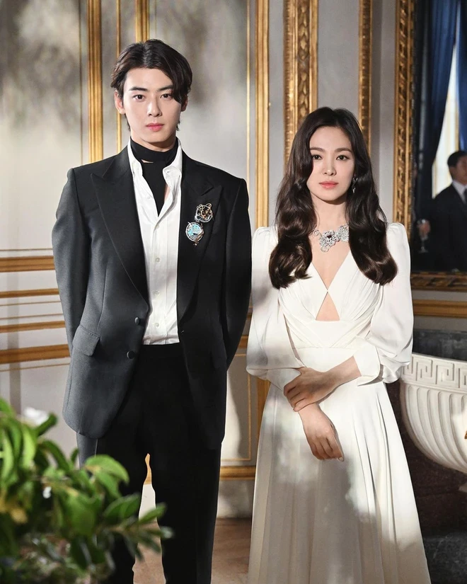 Song Hye Kyo khoe nhan sắc tuổi U50, được ủng hộ thay thế vai diễn Lưu Diệc Phi - Hình 1